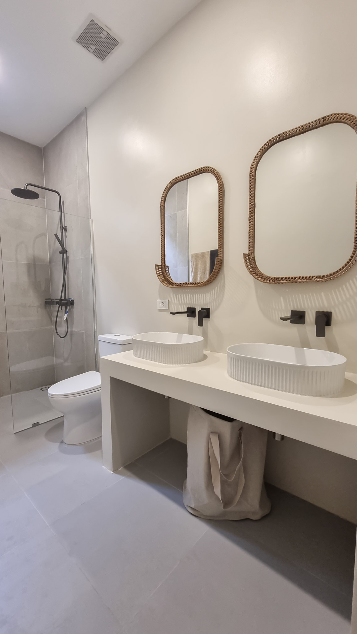 Modern en-suite bathroom at Pool Villa Lamai with double vanity and walk-in shower, Koh Samui